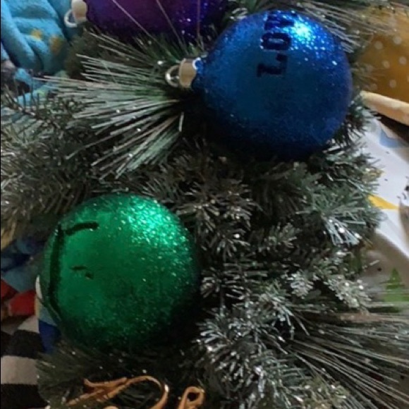 VS PINK CHRISTMAS DISPLAY FROM 2018 taking offers - Picture 5 of 8